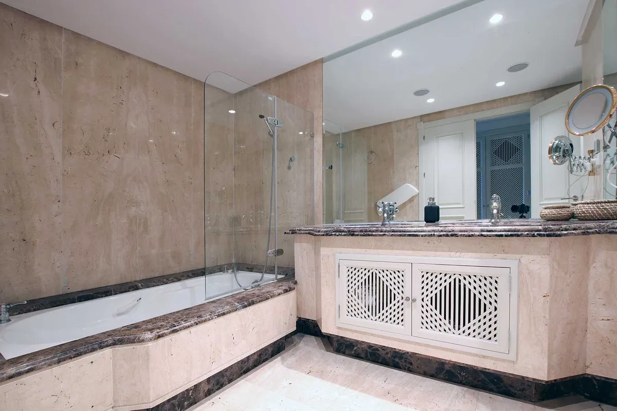 fa1f4fa2-c1bd-426d-a0a7-eb2abb428fcf